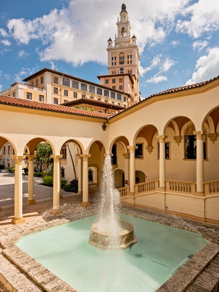 Biltmore back w_ fountain.jpg